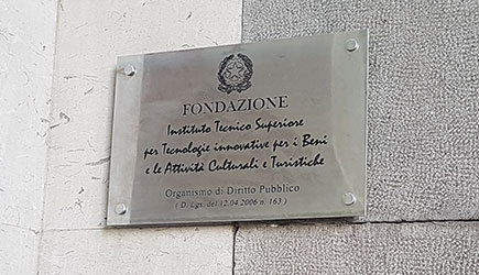 CHI SIAMO